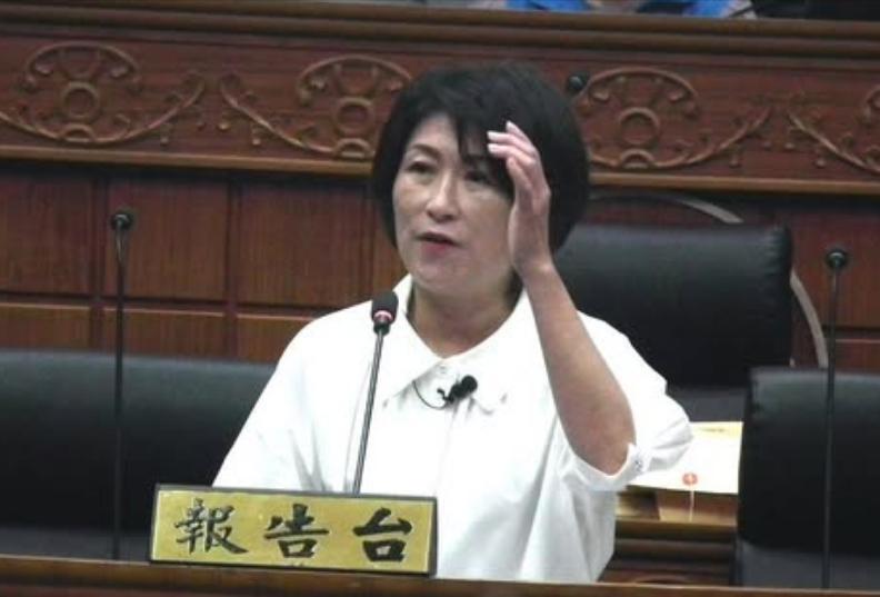 台东县长饶庆铃因民进党当局禁令不能赴厦门参加海峡论坛，改以录视频方式向大会表示感