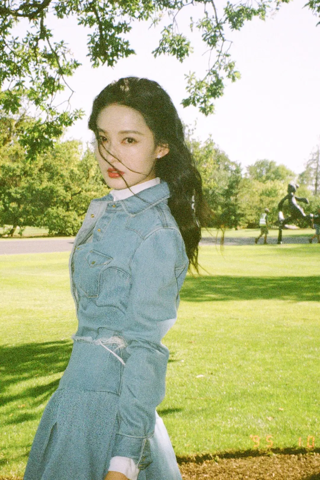 好怀念以前的照片。啊啊啊啊李沁工作室什么时候能回归以前高质量出图的水平