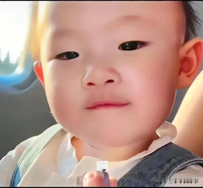 #秋日生活打卡#闪闪酱声情并茂喊亲人，喊谁喊的最好听？闪闪酱真是个小甜心，喊妈妈