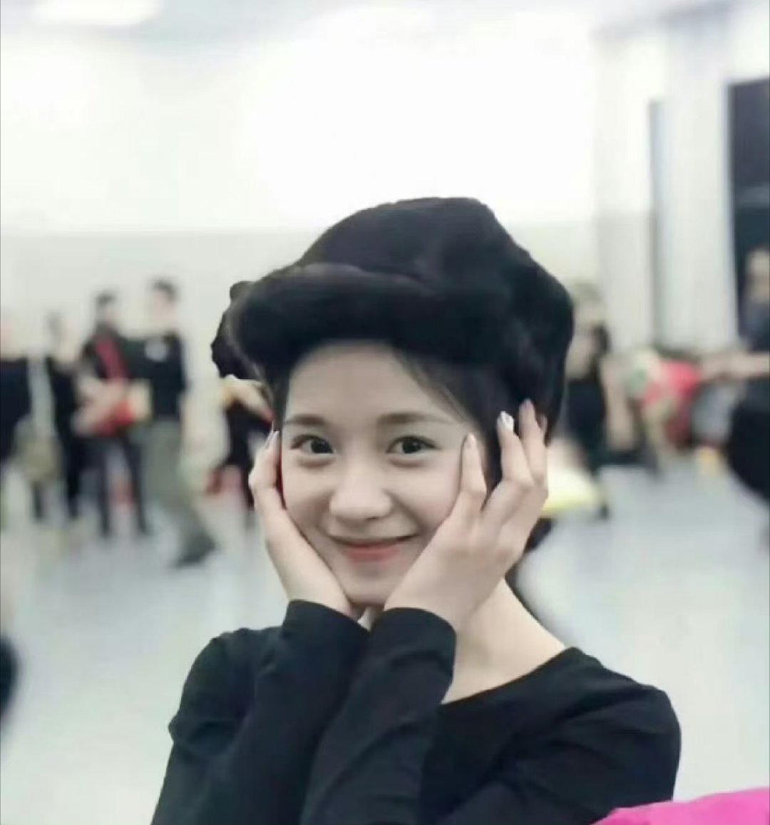 北舞附中时期的刘浩存北舞附中的刘浩存北舞附中的刘浩存，好好看，喜欢😍 ​​​