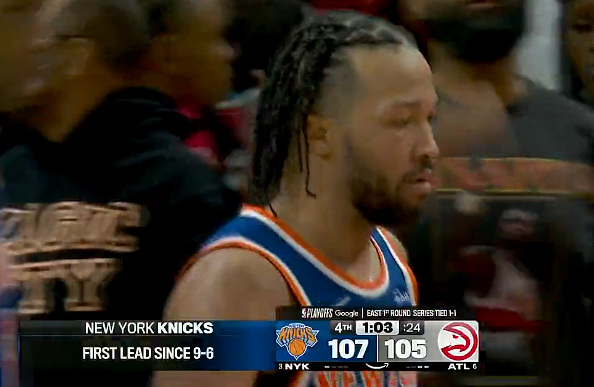 布伦森转身上篮打成2+1拿到26分，尼克斯剩1分钟反超老鹰3分