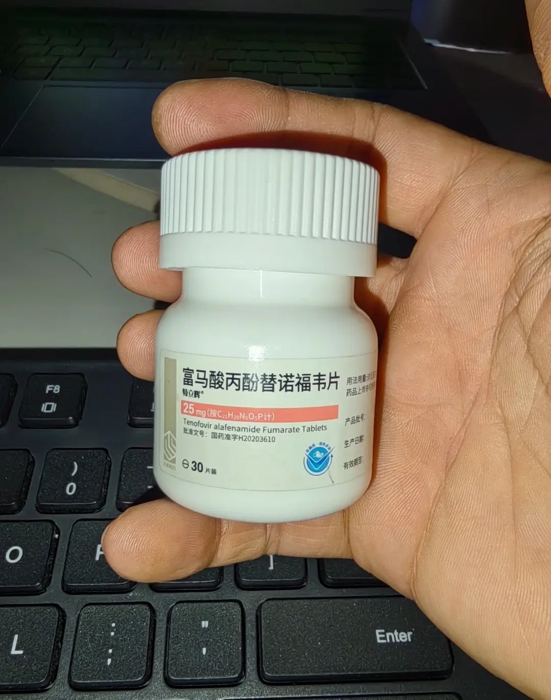 “吃药吃药,一天一粒人都要癫总是以为没吃药，其实我真挺想知道这玩意啥时...