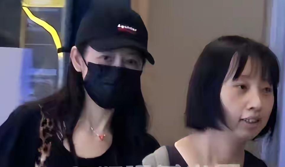 王鸥带女儿上早教被拍！发文承认单身养女，何九华5月还说想要2胎
娱乐