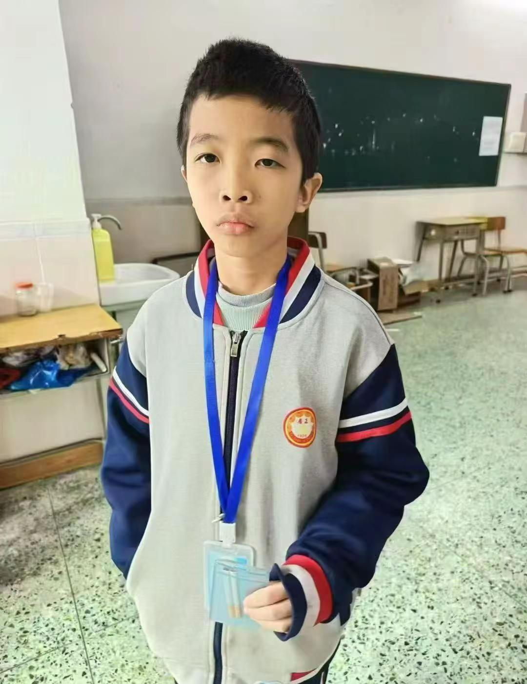 帮忙转发：寻人启事冯梓豪恩平橫彼人15876256605孩子父母電話   台山居