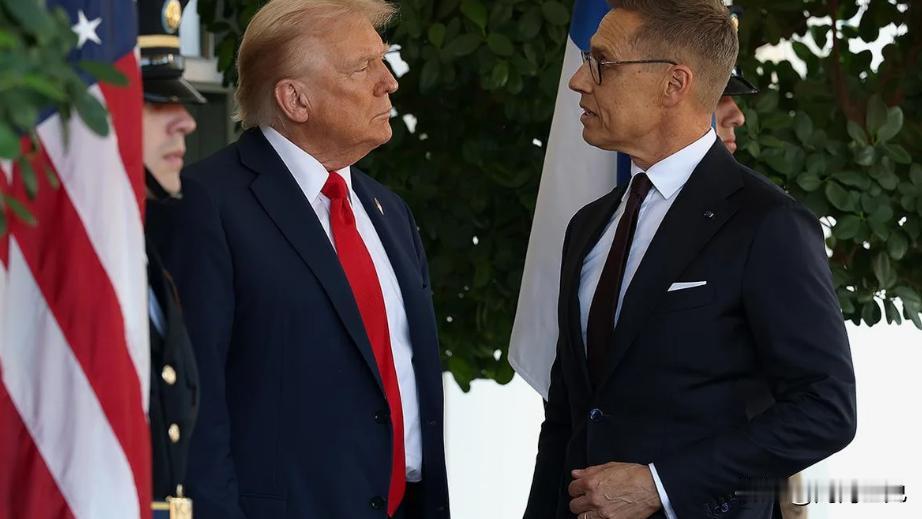 吕特：特朗普显然对北约感到极度失望
 
美国领导人唐纳德·特朗普对北约盟友的行为