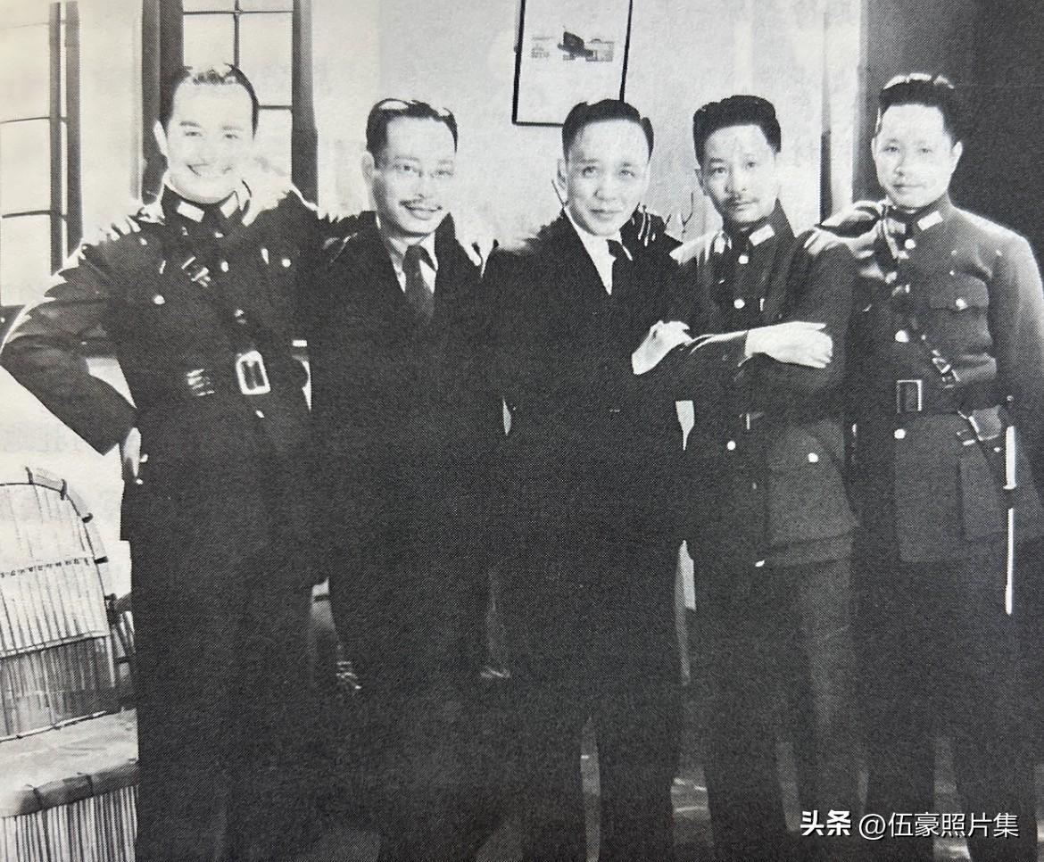 1938年3月，从左至右依次为：黄琪翔（国民政府军事委员会政治部副部长）、陈铭枢