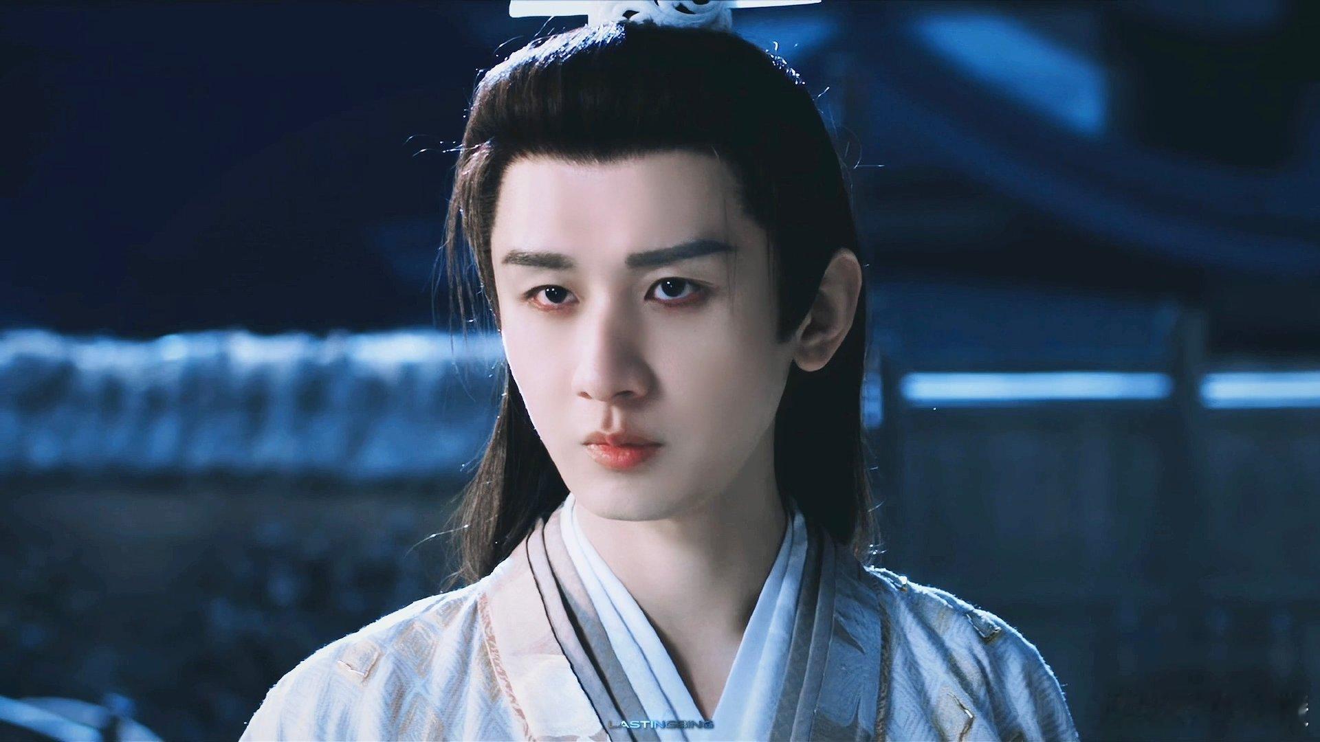 谁说成毅是邪恶银渐层的成毅饰演的谢淮安报仇不隔夜，超刚超飒，撑杆跳动作利落帅气。