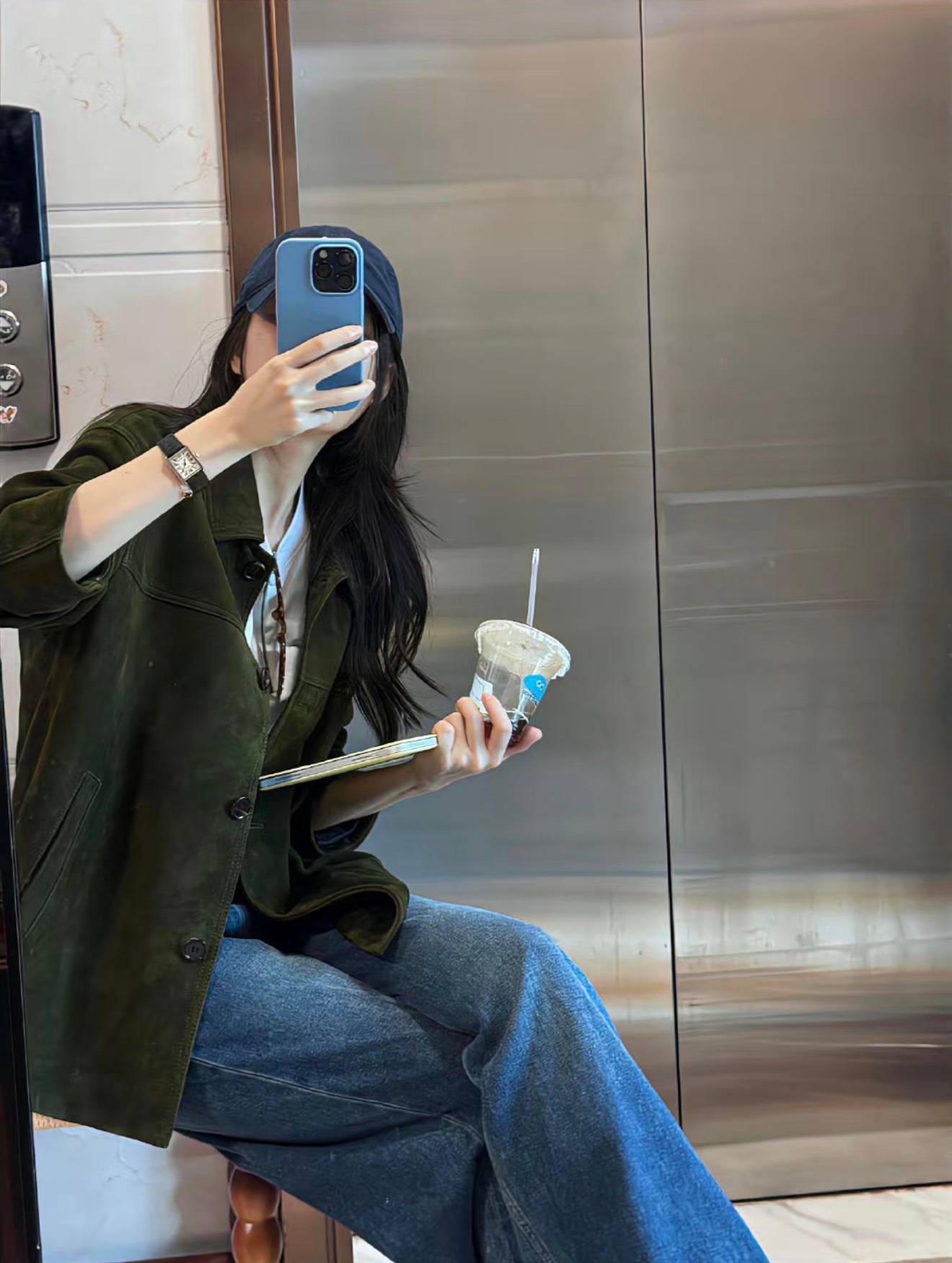余生别抱着怨怼不放，离合本就平常，释怀才是给自己最好的礼物。 