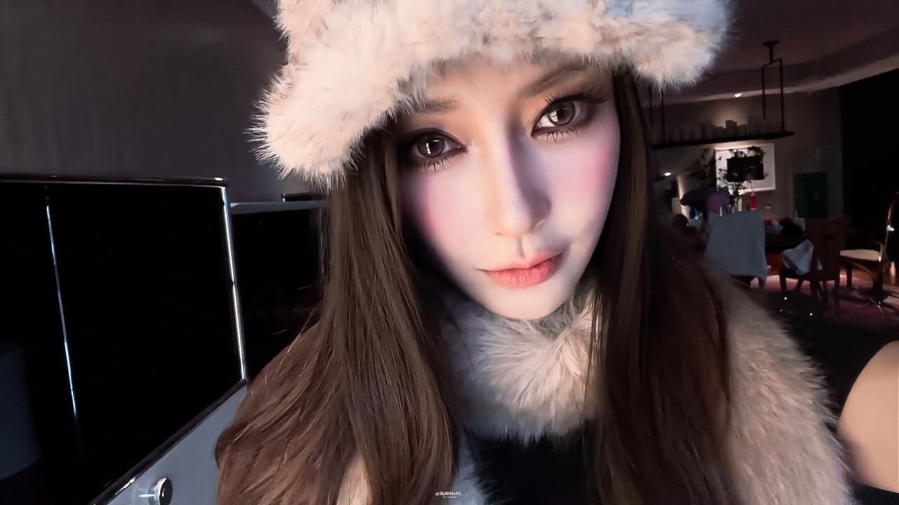 angelababy angelababy “我和你一起吹风 欣赏着我们独有的落