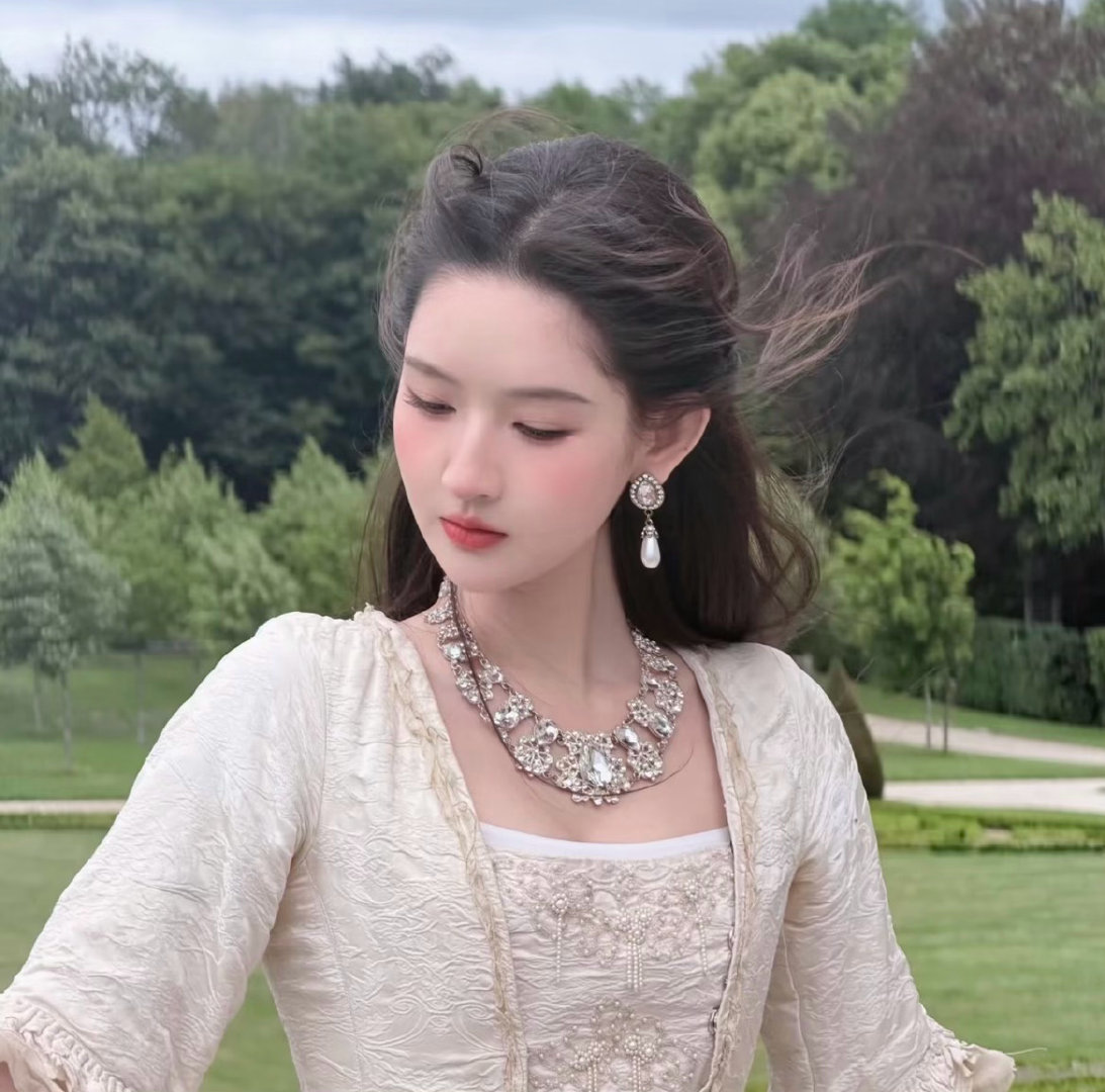 王玉雯金发美成神了王玉雯染金发 被风吹过的法式公主王玉雯