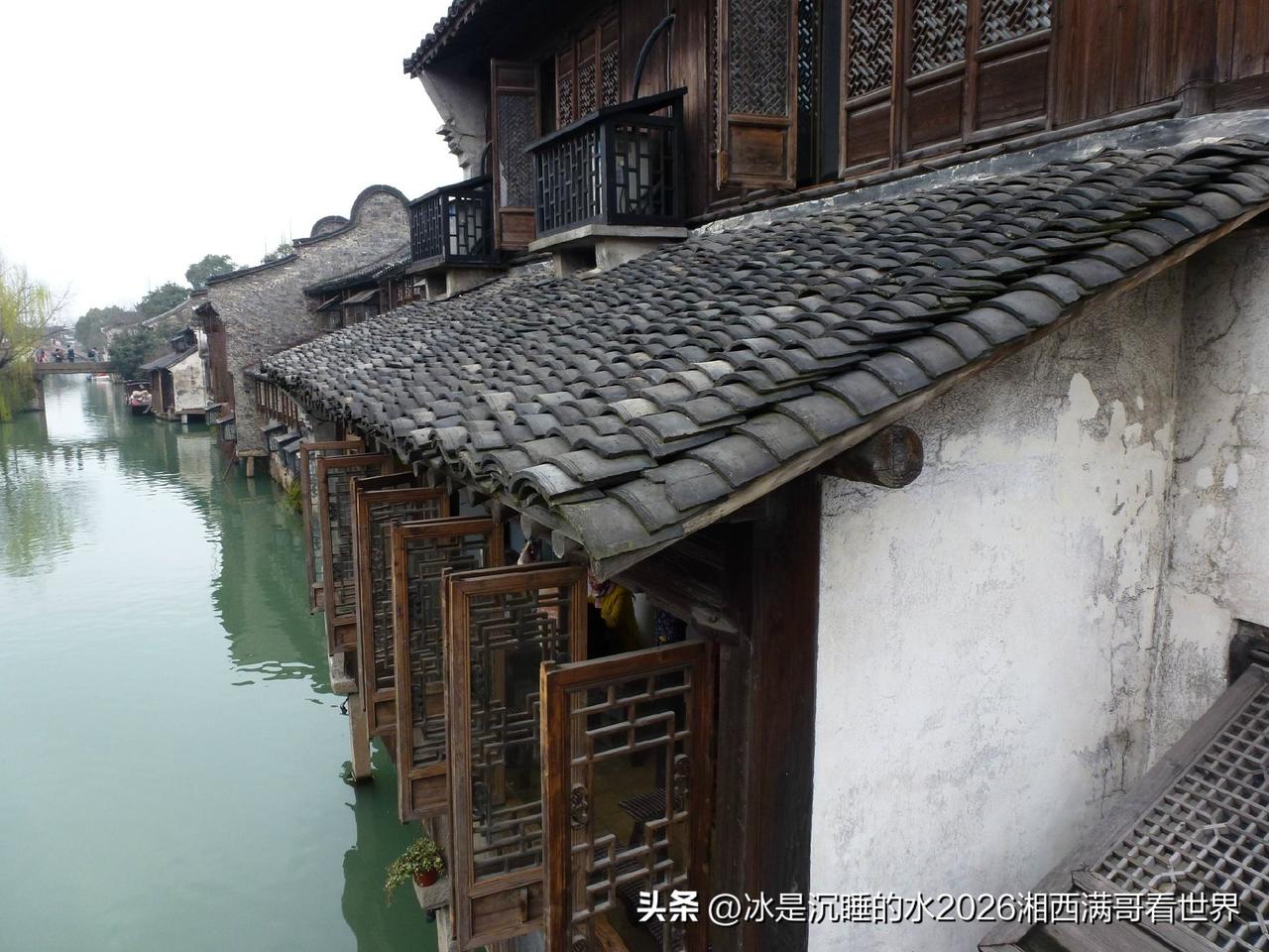分享一组经典的江南小镇小桥流水人家的精彩靓图。