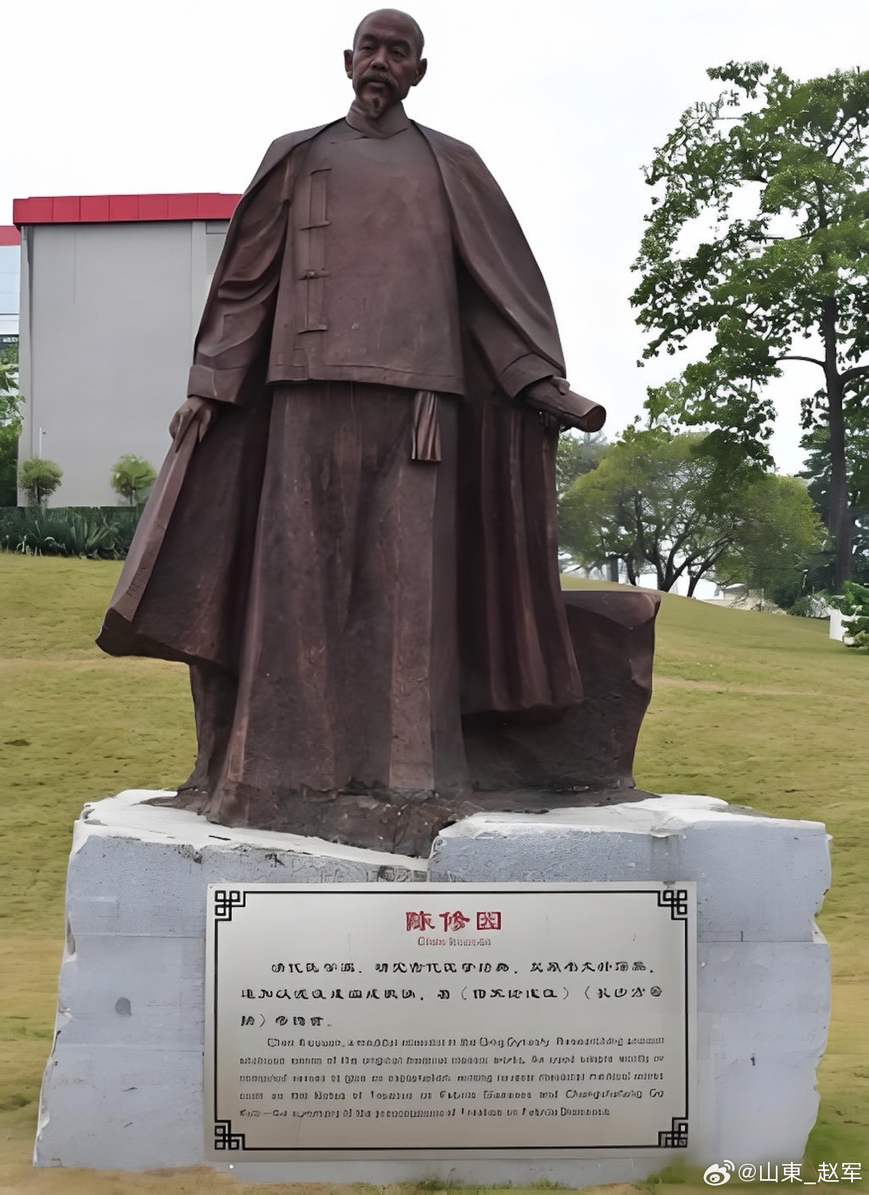 看证看根，不看皮相。虚证假象：正气不足，浮起假热。实证假象：实邪阻滞，气血不达，