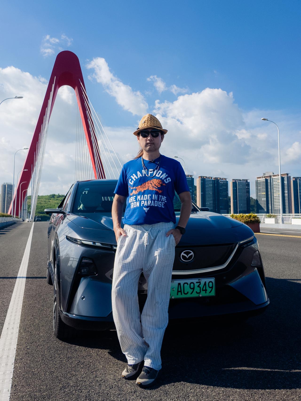 驾驶马自达EZ-60到达第二站，从厦门来到漳州双鱼岛的海野营地用餐，在海边享用自