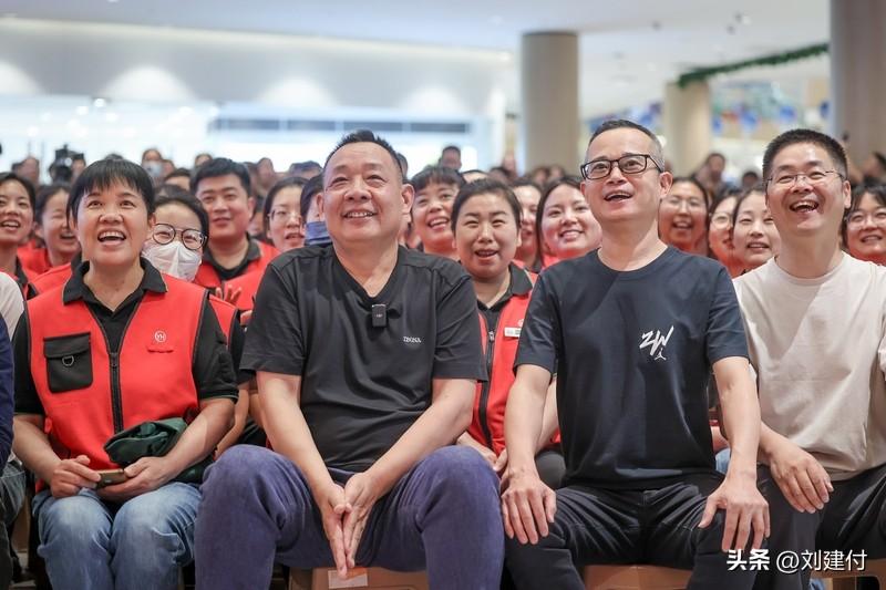 于东来称胖东来员工不值这么多钱 最近，胖东来创始人于东来的那句“胖东来员工不值这
