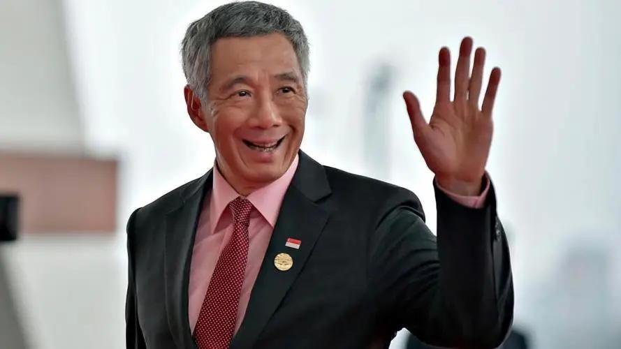 加坡前总理李显龙近日接受访谈，针对诸多议题表达观点。于5月15日正式提交辞呈并宣