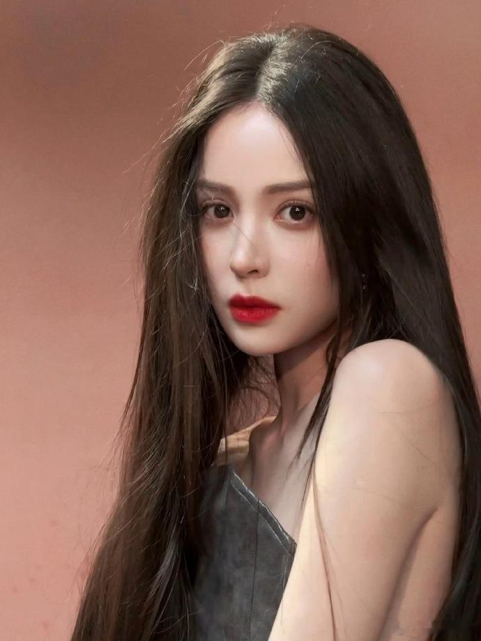 娜扎这才叫顶级美女 谁的青春没有被娜扎惊艳过！脸在江山在，出道多年始终用心演戏，