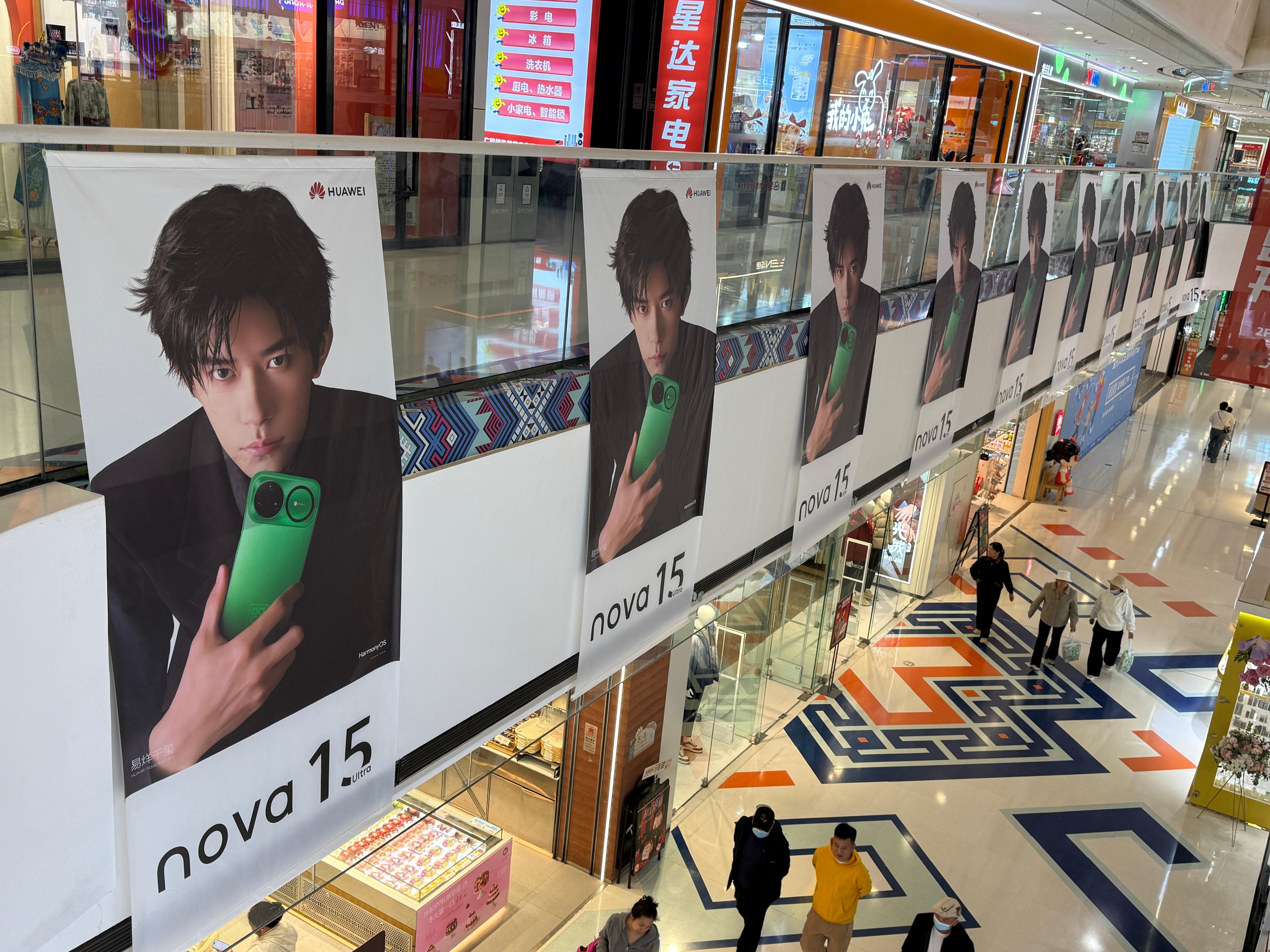 任世界纷纷扰扰，我还是依旧感叹我哥哥好帅都吃饭了没有 