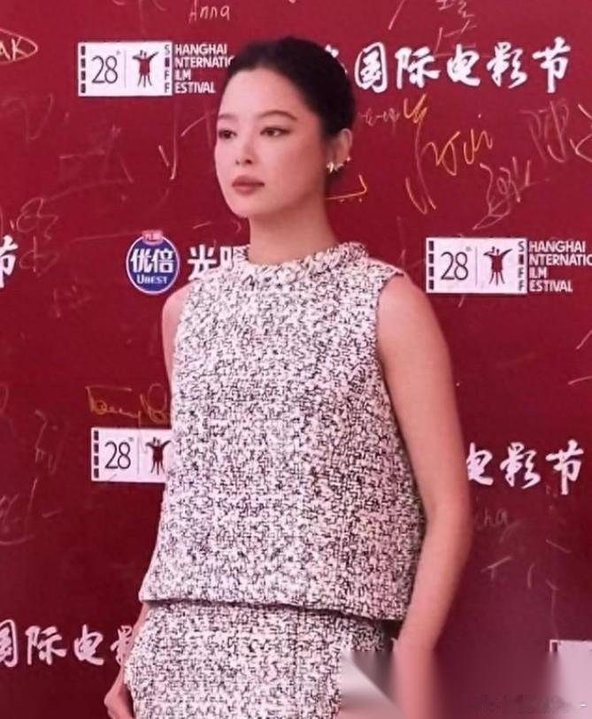 原来，大导演掉队都是有预兆的 我发现，老牌导演票房遇冷前，都会做一件事儿 当他们