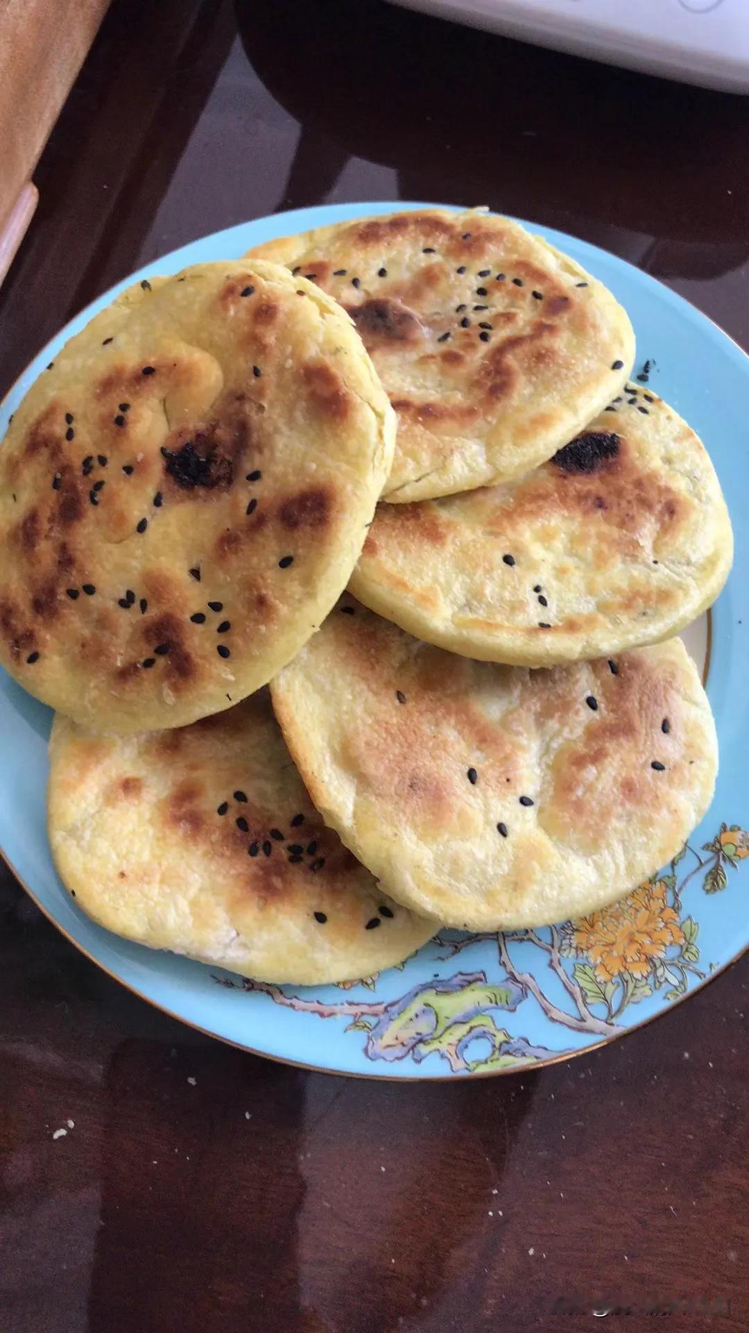 今日餐桌美食分享烧饼