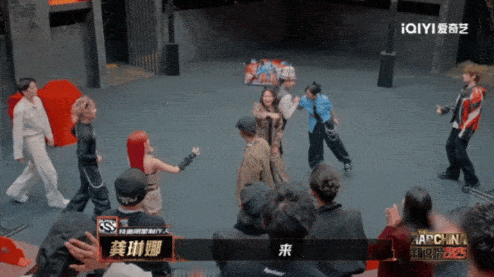 耳帝赞新说唱的新疆音乐美学新说唱2025 这个舞台真的太燃了！个性民族风这个赛道