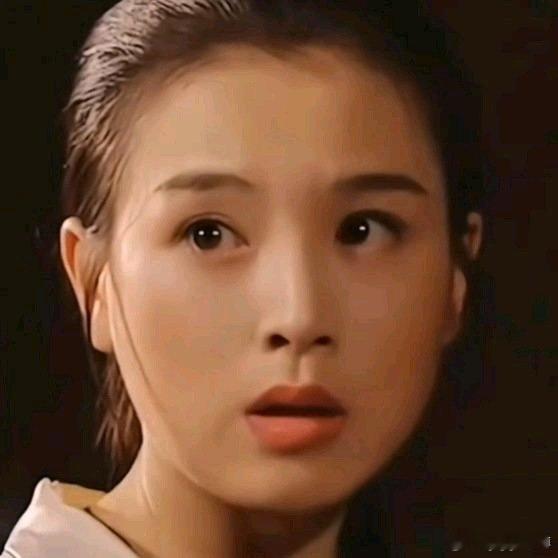 《在绝对的颜值面前，嘴歪也能美如天仙》播放量：21万点赞量：3317 ​​​
