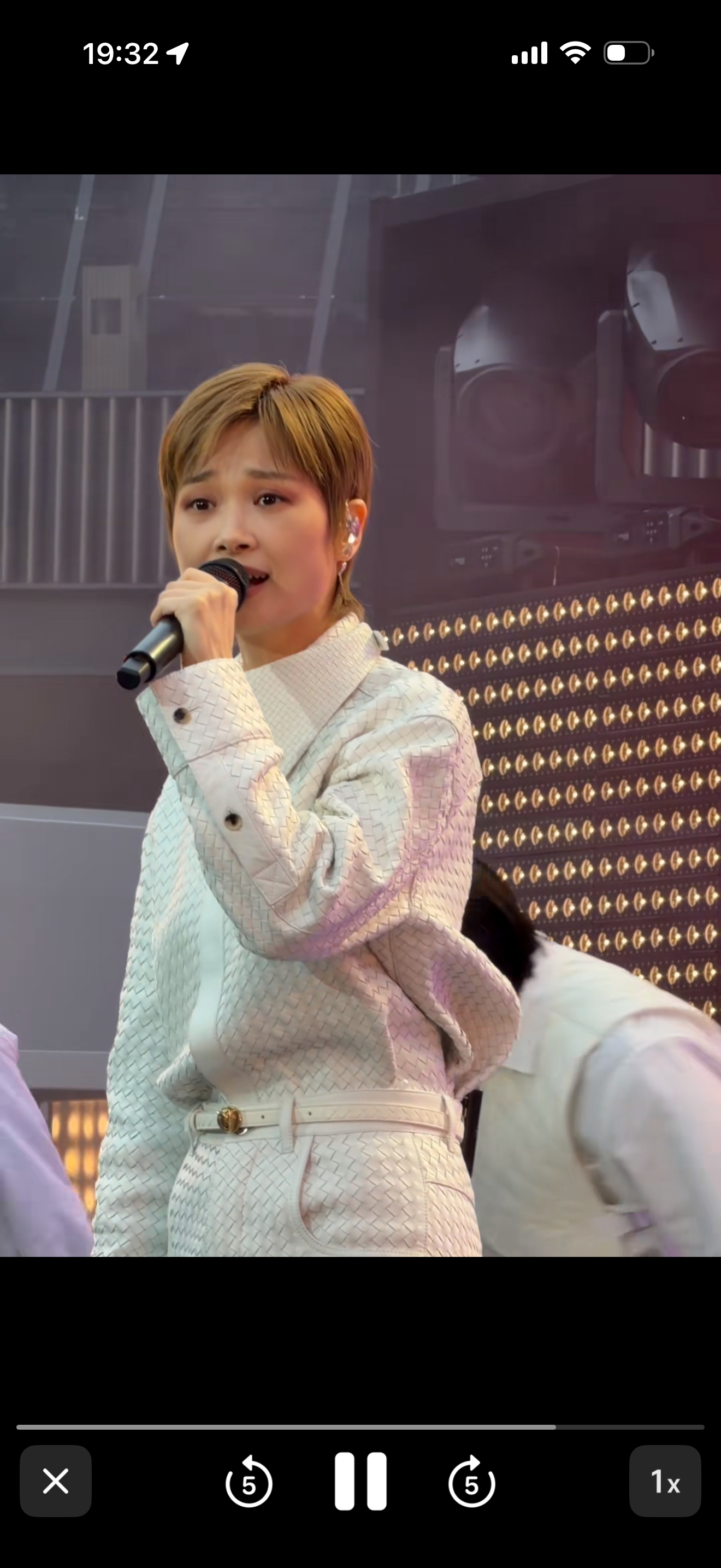 4月1日是苹果成立50周年，全球第二站落地成都，库克亲临，李宇春连唱，想问下，广