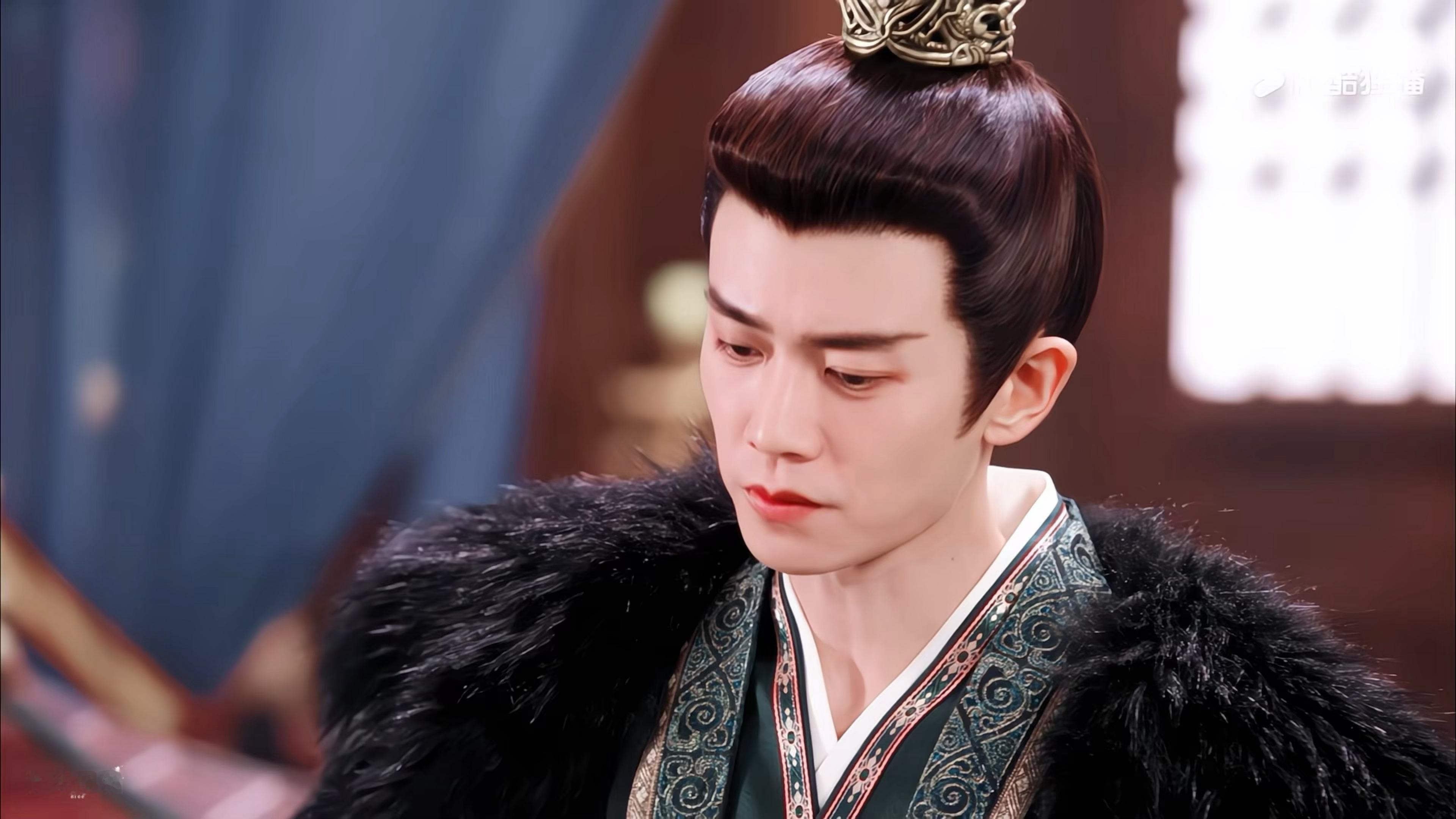 忍不住盯着萧焕这个下颚线·任嘉伦 凤凰台上 