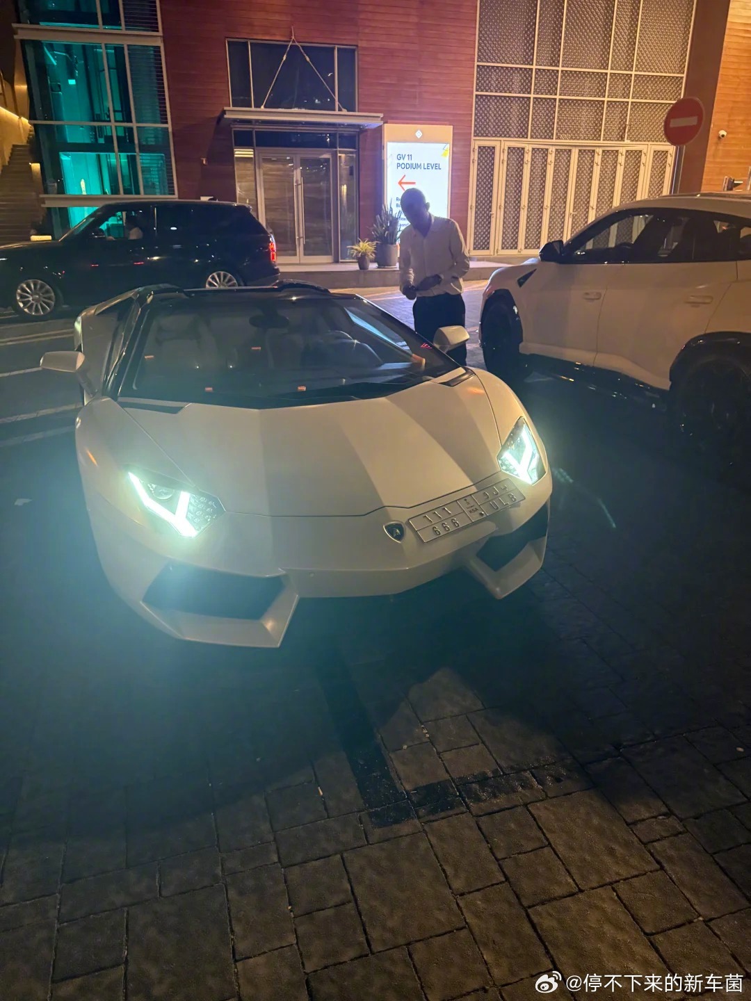 还得是这种车牌，不影响车的颜值[点赞] ​​​