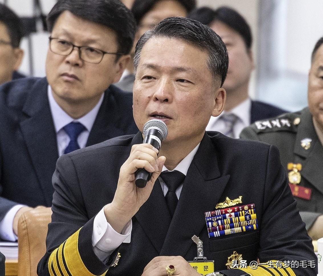 3月8日，韩国海军参谋总长姜东吉，被国防部惩戒委员会处以停职一个月的重处分，随后