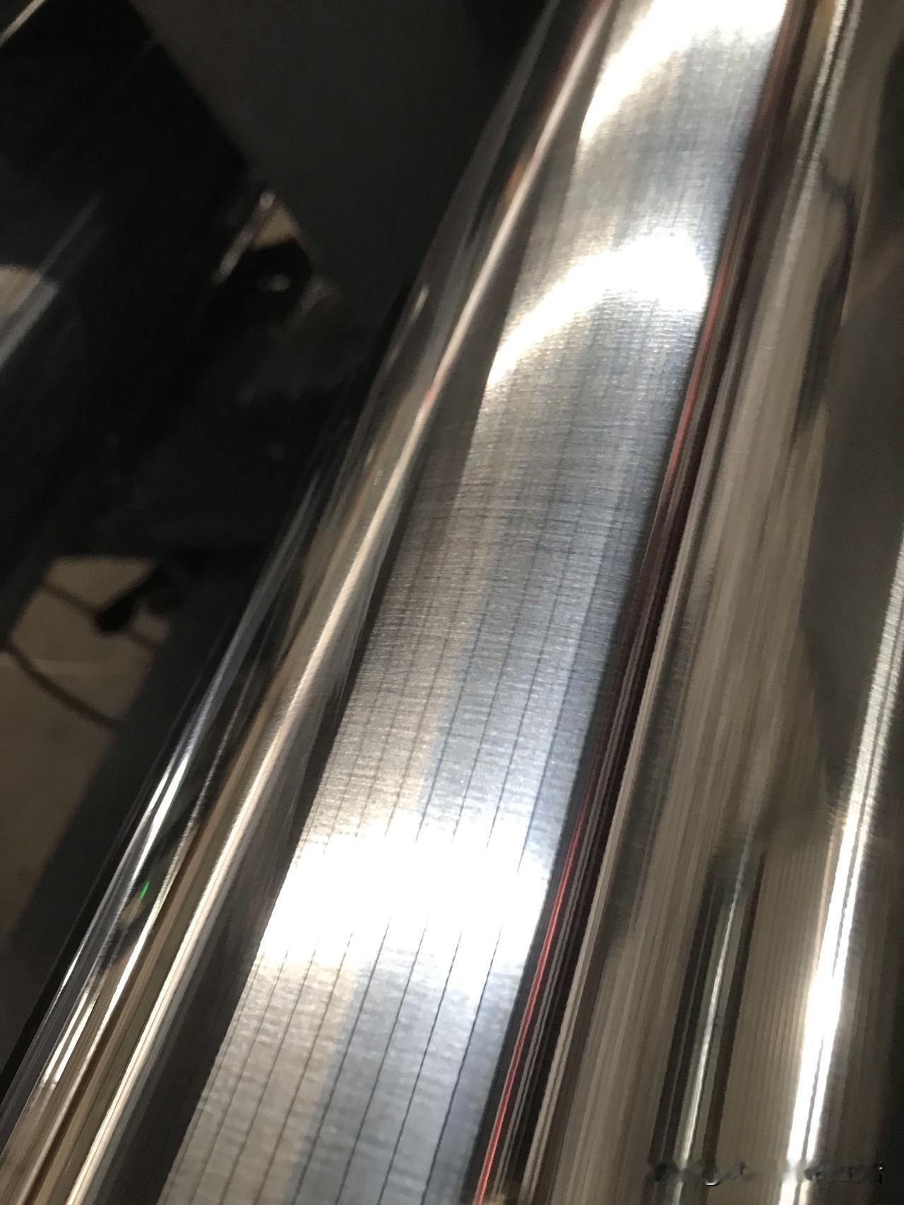 我想问一下各位大师傅，像这样的工件能抛光成镜面吗？话说：厂里接了一批超镜面工件，