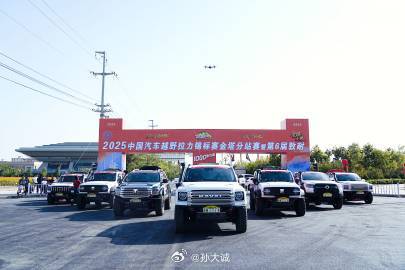 车手魏建军为爱上场在一众车企老板中，魏建军先生可谓是独树一帜——秉持着对越野赛事