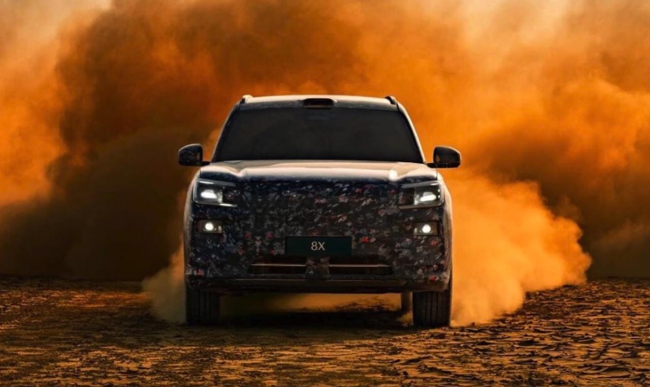 极氪官宣了8X的视频，新车介于9X（超豪华旗舰）和7X（家用纯电SUV）之间，定