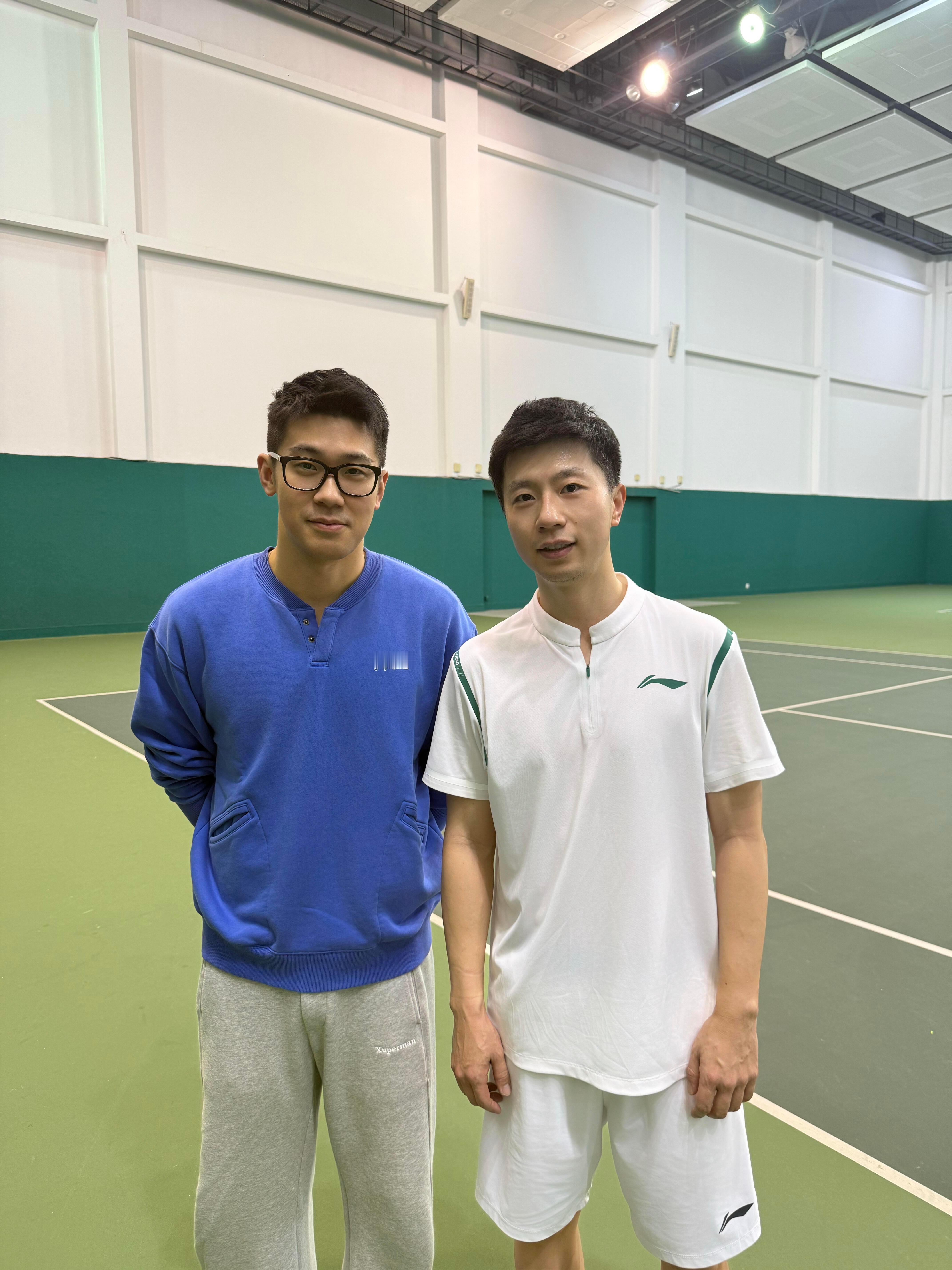 这么漂亮还离人家这么近啥意思 