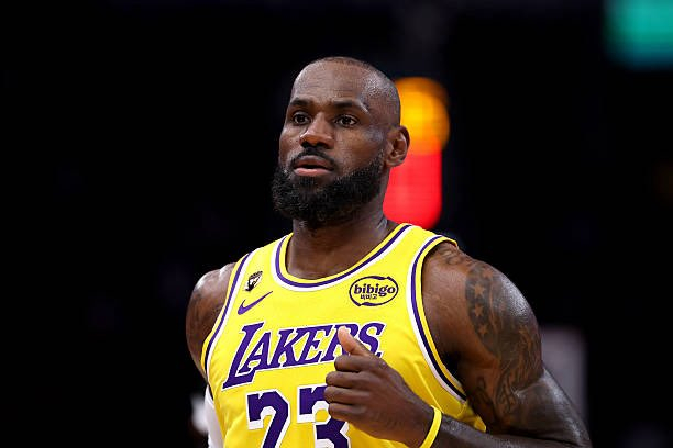 詹姆斯与其商业伙伴芬威体育集团，因预期成本过高，无意竞购潜在的拉斯维加斯NBA扩