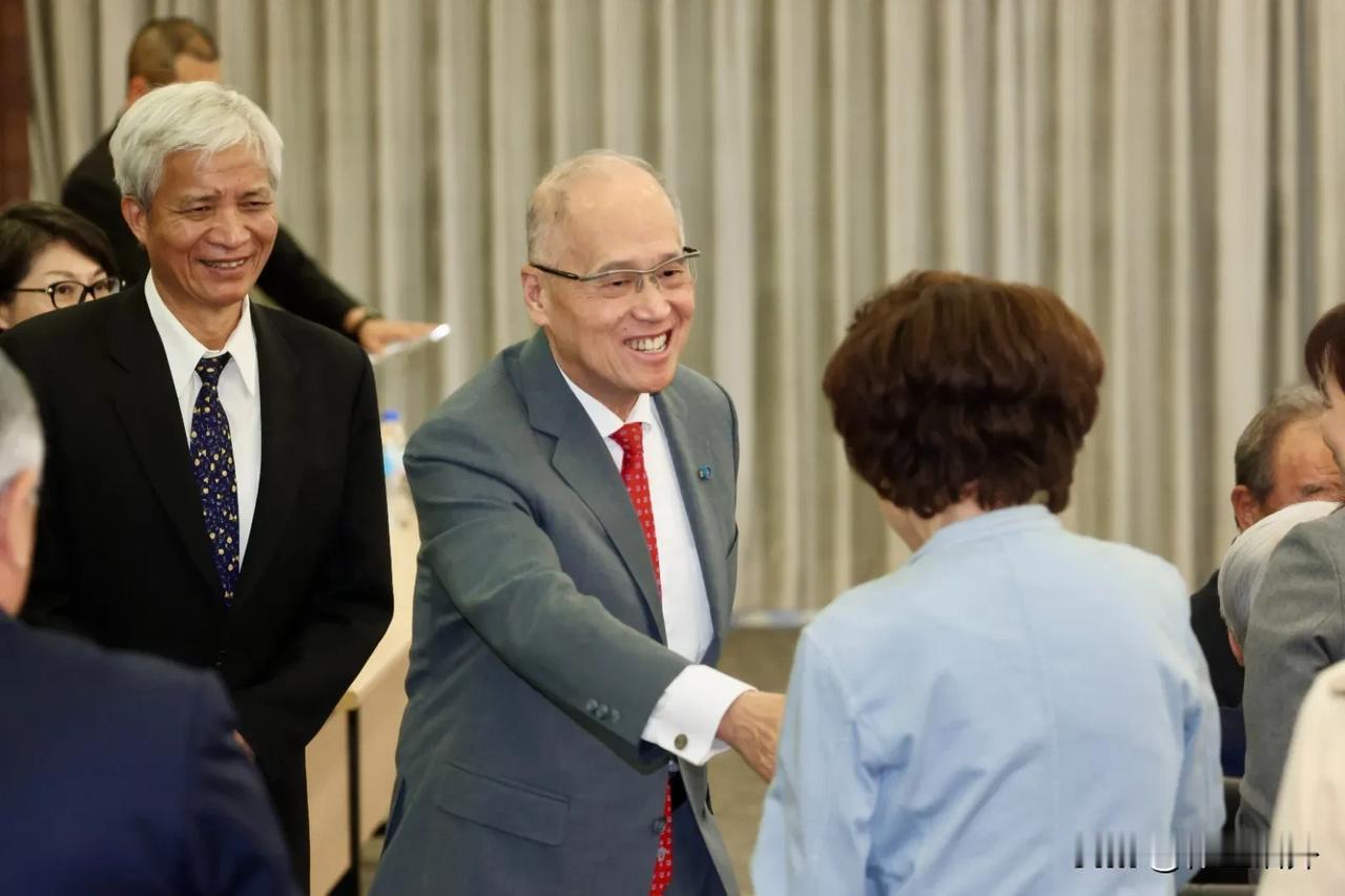 今天，台湾处理两岸事务官员正式换人！
今天，台湾海基会举行会议，李大维正式卸任董
