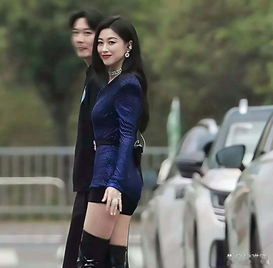 朱珠这身材气质也太绝了，真的有种她老公捡到宝的感觉！ 