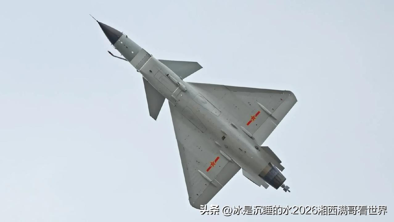 缅怀宋文骢这样的国之栋梁！
歼-10“猛龙”在1998年3月23日一飞冲天，承载