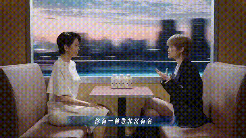 李宇春听了很多年梁咏琪的歌国乐无双仿佛看到日常听歌的自己，默默喜欢一位歌手多年，