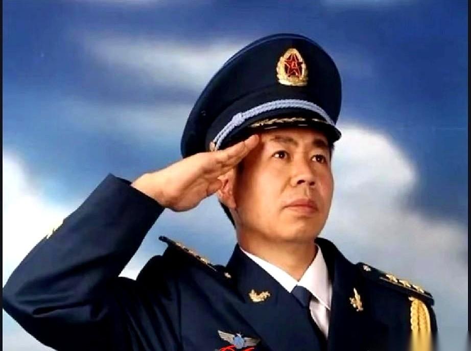 我跟你说，这事儿最有意思的地方在哪儿？
一个以前在地图上指点江山、掰扯国际大势的