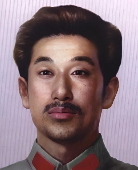 1942年，赵尚志牺牲后，一个汉奸在验尸时，用脚踢了踢他的脑袋，这时，叛徒扇了这