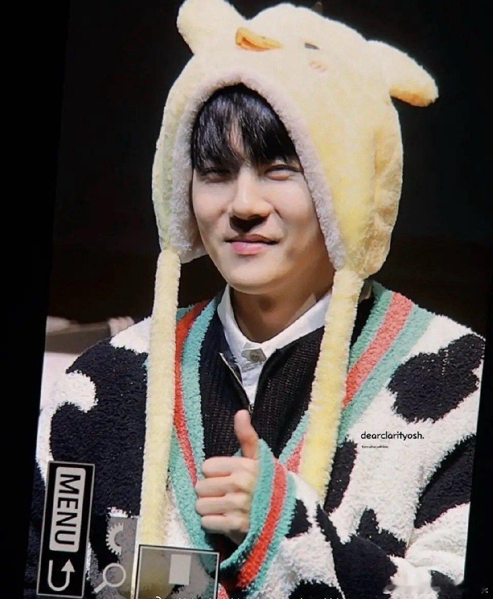 吴世勋粉拍签售图来了 状态是不是依旧能打 