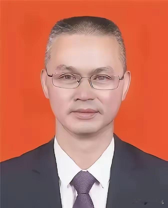 1997年，19岁战士为救人而牺牲，父母几度昏厥，可谁料20年后，战士母亲病逝，
