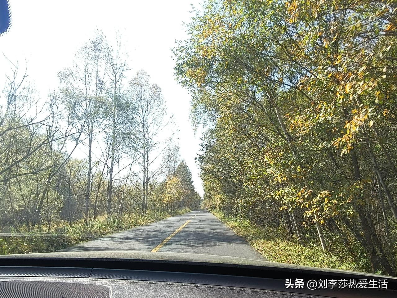 晒图笔记大赛 晒图笔记大赛
刚从东北边境晃了一圈回来，相册里的天空图多到手机内存