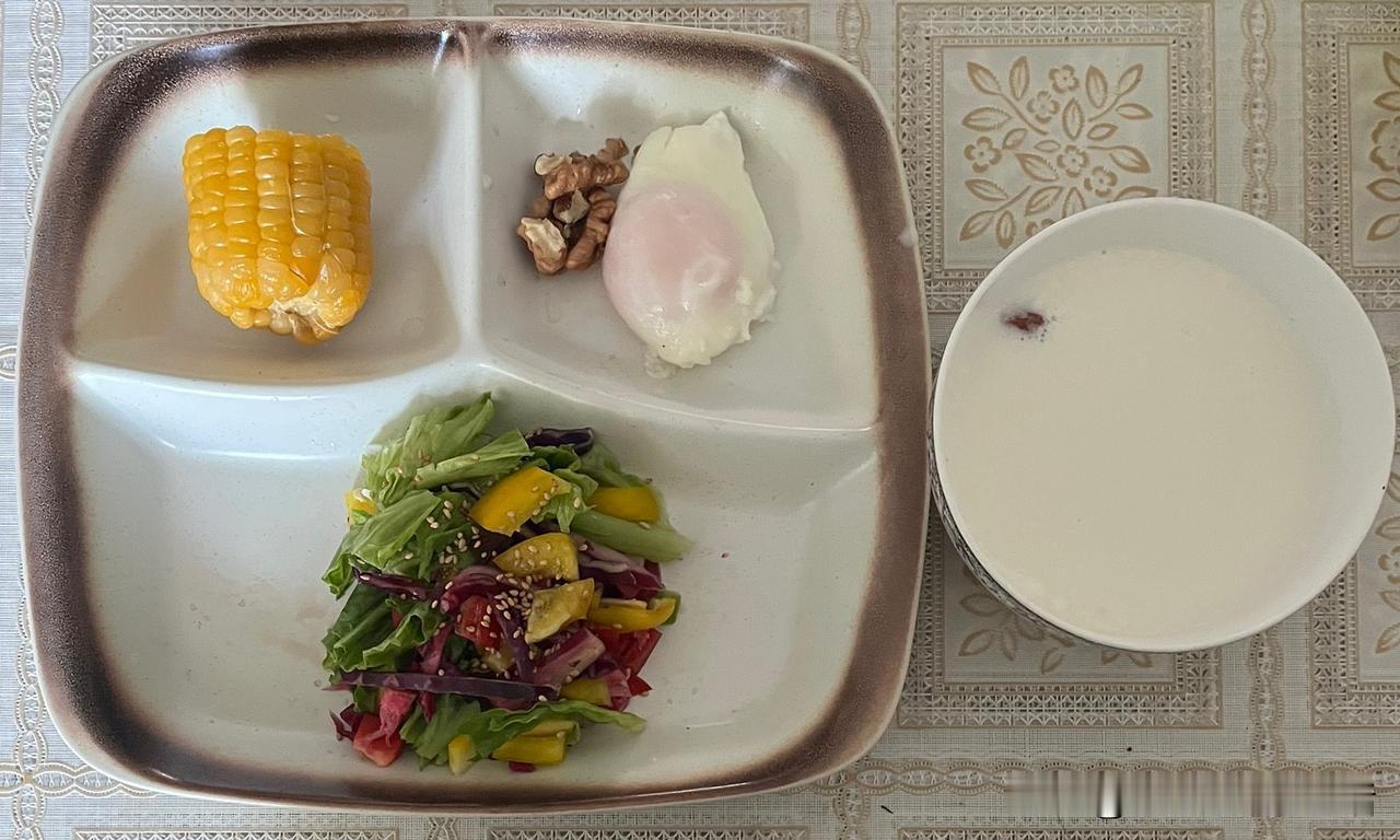 减脂控糖第三十天，今天计算体重减了7斤，现在体质指数BMI 是24.62，还有点