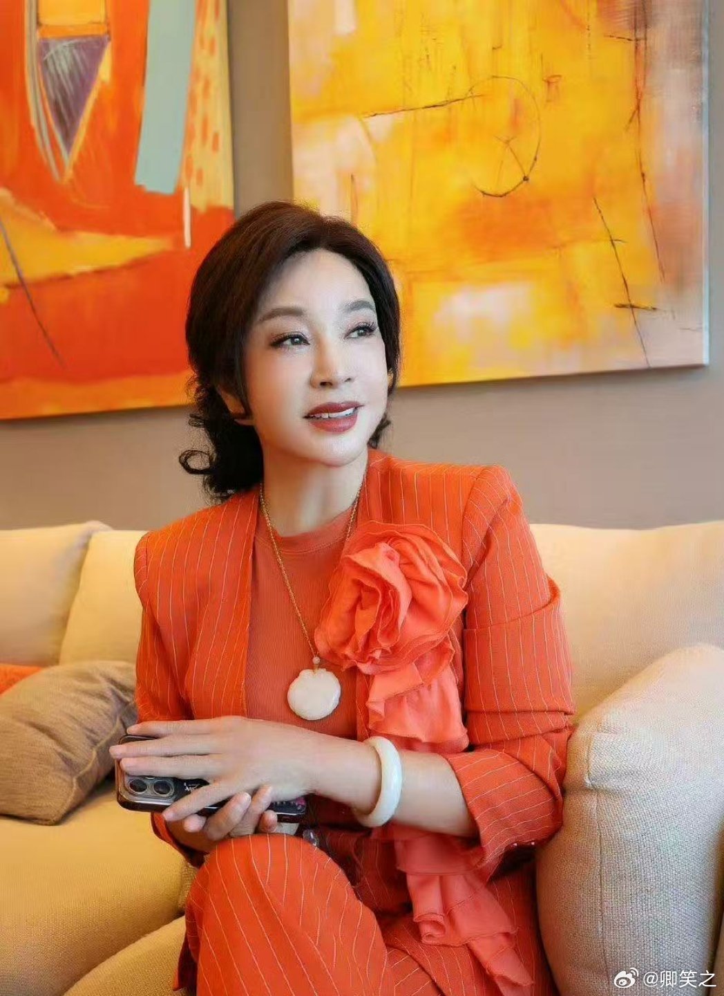 刘晓庆与外甥多年恩怨 这场家族风波持续多年，外甥频频发声，刘晓庆低调应对。亲情在