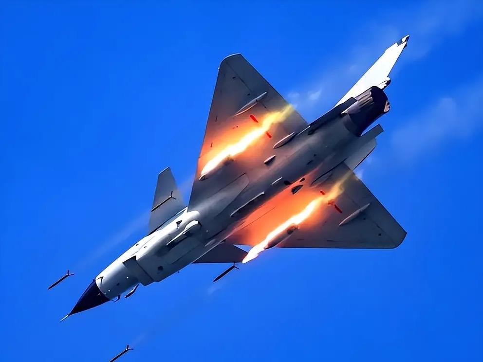 法国乃至整个北约为什么突然对歼16这么感兴趣？

前几年，毛子想要了解北约空战体