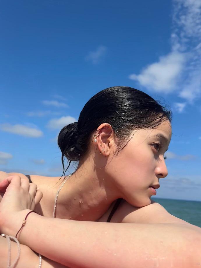 欧阳娜娜成熟了太多 从小女孩变成女人了 ​ ​​​