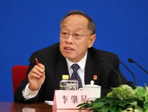 中国驻联合国李肇星大使的回忆录里有这样的内容：五常经常开闭门会议，这让别的非常任