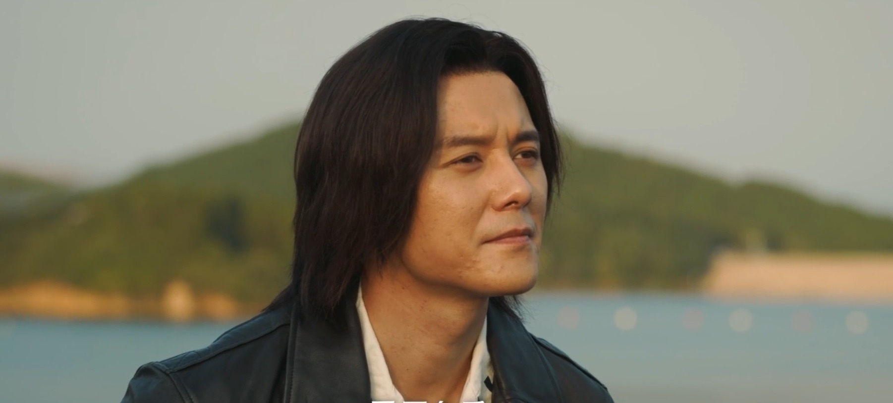 #黎东升被抓#即使入狱，黎东升依然保持着他的时尚品味和掌控力。的演绎让人惊叹，即