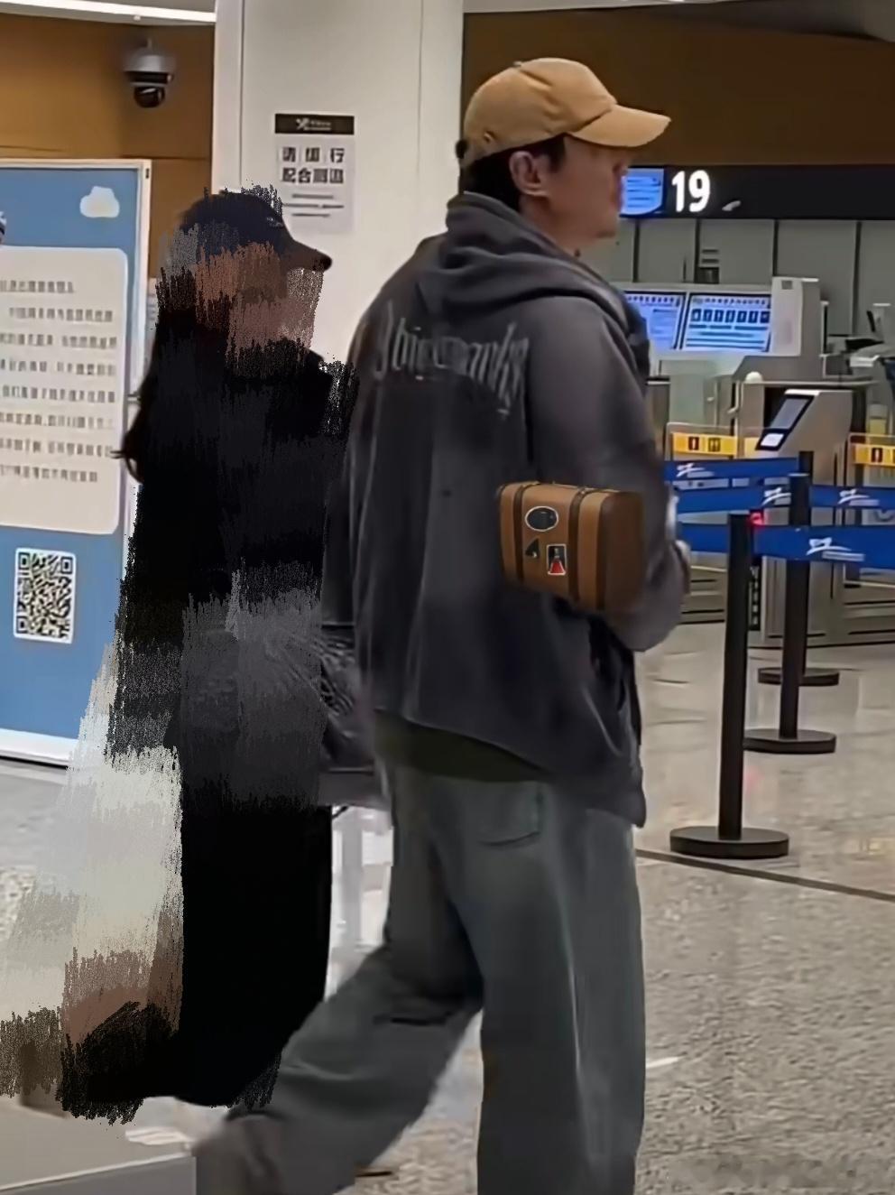 对沈腾一米八有了实感沈腾是真高啊，没发现他穿得也很潮嘛 ​​​